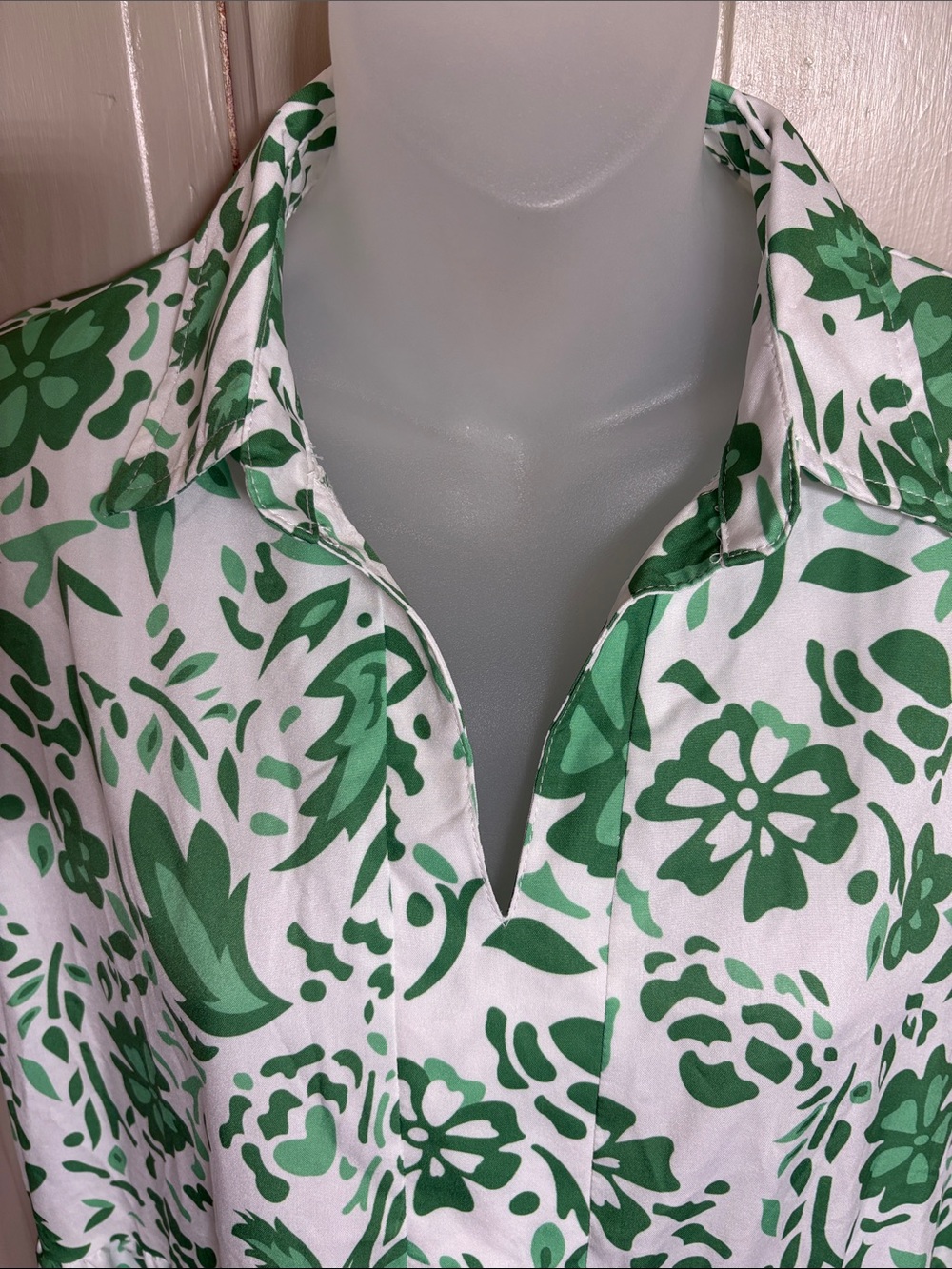 Women’s Green Floral Tiered Shirt Dress - Picture 4 of 8